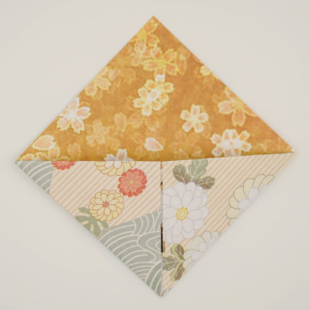 Marque-page motif fleur japonaise